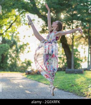 Ballerina estiva Foto Stock