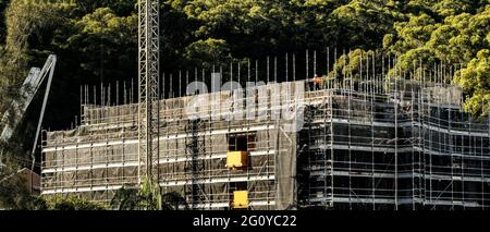 Aprile 13, 2021.avanzamento della costruzione. Installazione di casseforme per pavimenti in cemento su nuove unità domestiche di sviluppo a 56-58 Beane St. Gosford. Australia. Foto Stock