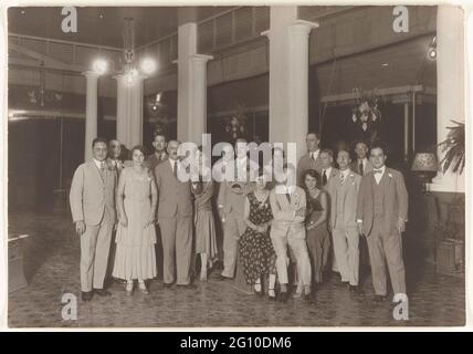 Cena di addio BB in solo. Cena di addio in solitaria. Sul retro è presente un elenco di nomi. Foto Stock