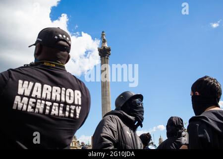 Londra UK 13 giugno 2021 protester,s in Trafalgar Square durante la manifestazione. La morte di George Floyd nella polizia di Minneapolis come causa di proteste. Foto Stock