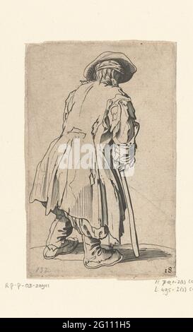 Mendicante con un bastone, visto sulla schiena; Les Gueux / Les Mendiants / Les Baroni / Les Barons; Beggars. Uomo vestito di stracci, visto sulla schiena, che sostiene un bastone. Questa stampa fa parte di una serie di 25 (?) Stampe con mendicanti e vagabondatori, come Callot che probabilmente ha visto in Italia. Foto Stock