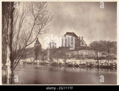 Château de Touffon sotto la neve, Bonne, Francia; Bonne Chateau Touffon. Foto Stock