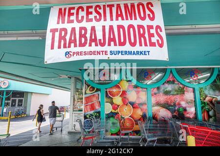 Miami Beach Florida, El Presidente supermercato negozio di alimentari ingresso anteriore, segno spagnolo lavoratori di lingua spagnola dipendenti bisogno di posti di lavoro, i visitatori viaggio Foto Stock