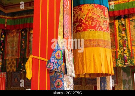 Thangka buddista - un dipinto buddista tibetano su cotone, o applicazioni di seta - in un monastero di Ralong, Sikkim, India Foto Stock