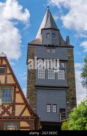 Piccola città commerciale di Bacharach, alta Valle del Medio Reno, patrimonio mondiale dell'UNESCO, Renania-Palatinato, Germania Foto Stock