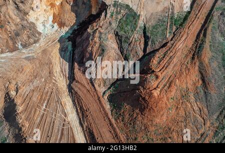Vista aerea della cava di sabbia, motivi astratti della terra Foto Stock