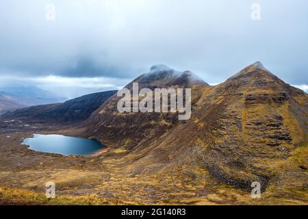 Quinag, una montagna in Assynt, negli altopiani nord-occidentali della Scozia Foto Stock