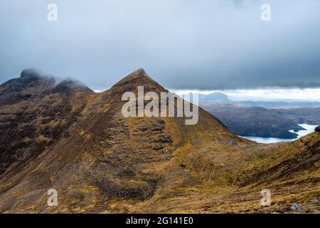 Quinag, una montagna in Assynt, negli altopiani nord-occidentali della Scozia Foto Stock