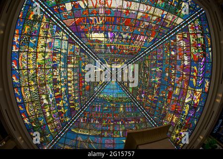 L'interno del centro commerciale wafi tramite fisheye Lens Foto Stock