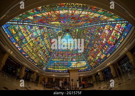 L'interno del centro commerciale wafi tramite fisheye Lens Foto Stock