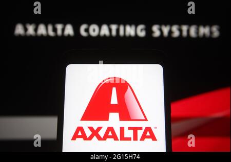 Ucraina. 04 giugno 2021. In questa illustrazione fotografica, il logo Axalta Coating Systems viene visualizzato sullo schermo di uno smartphone. Credit: SOPA Images Limited/Alamy Live News Foto Stock