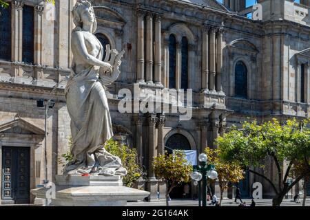 Statua in Plaza Murillo, la Paz, Bolivia Foto Stock