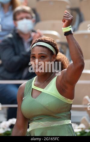 Parigi, Francia. 04 giugno 2021. Serena Williams durante il 2021 French Open al Roland Garros il 4 giugno 2021 a Parigi, Francia. Foto di Laurent Zabulon/ABACAPRESS. Credit: Abaca Press/Alamy Live News Foto Stock