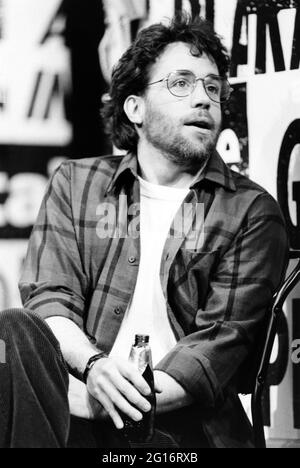 Tom Hulce (Ned Weeks) nel CUORE NORMALE di Larry Kramer all'Albery Theatre, Londra WC2 20/05/1986 un Royal Court Theatre design di produzione: Geoff Rose illuminazione: Gerry Jenkinson regista: David Hayman Foto Stock