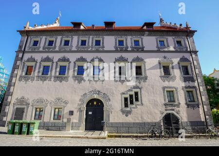 Edificio decorativo Lederhaus nel centro storico di Ravensburg. Baden Württemberg nella Germania meridionale. Foto Stock