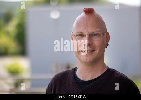 Seebach, Germania. 05 giugno 2021. Sandro Witt, Vice Presidente della Federazione sindacale tedesca nel distretto di Assia-Turingia e candidato del Bundestag del Partito di sinistra nella circoscrizione del Bundestag 196, fotografato nella riunione rappresentativa dello Stato del Partito di sinistra della Turingia. Credit: Michael Reichel/dpa/Alamy Live News Foto Stock