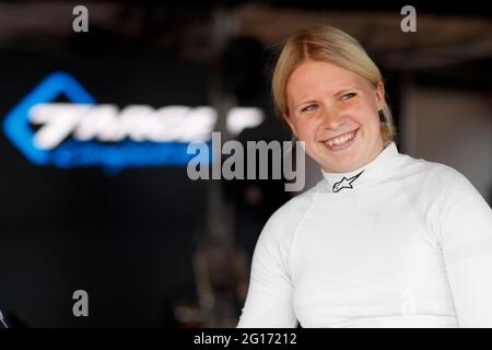 Nordschleife, Germania. 05 giugno 2021. Backman Jessica (swe), Target Competition, Hyundai Elantra N TCR, ritratto durante la gara tedesca FIA WTCR 2021, 1° round della Coppa del mondo di auto FIA Touring 2021, sul Nurburgring Nordschleife, dal 3 al 6 giugno 2021 a Nordschleife, Germania - Foto Frédéric le Floc'h / DPPI Credit: DPPI Media/Alamy Live News Foto Stock