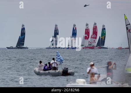 Taranto, Italia. 05 giugno 2021. Prima partenza F50 da zattere New Zeland, USA Francia, Giappone, Danimarca e Australia durante il Gran Premio di Sail 2021 (Day 1), gara di vela a Taranto, Italia, Giugno 05 2021 Credit: Independent Photo Agency/Alamy Live News Foto Stock