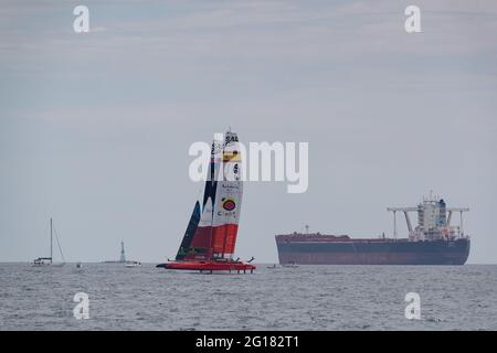 Taranto, Italia. 05 giugno 2021. F50 a Taranto durante il Sail Grand Prix 2021 (Day 1), gara di vela a Taranto, Italia, Giugno 05 2021 Credit: Independent Photo Agency/Alamy Live News Foto Stock