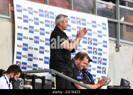 Daryl Powell Head Coach di Castleford Tigers applaude i suoi giocatori a tempo pieno Foto Stock