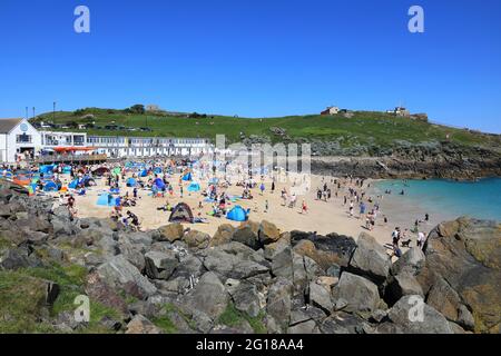 Graziosa spiaggia di Porthgwidden a St Ives, Cornovaglia, Regno Unito Foto Stock