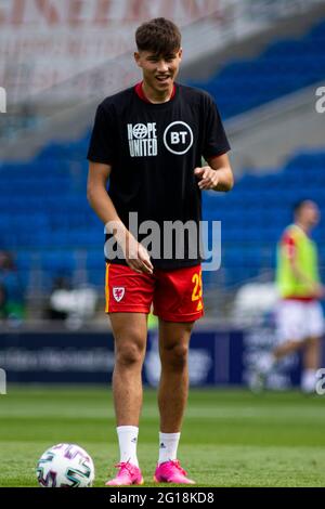 Cardiff, Galles. 5 giugno 2021. Rubin ColWill of Wales durante il Warm up Wales / Albania friendly al Cardiff City Stadium il 5 giugno 2021. CR Foto Stock