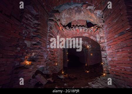 Misteriose cantine, gallerie e sistemi di bunker in Germania in profondità sotterranei Foto Stock