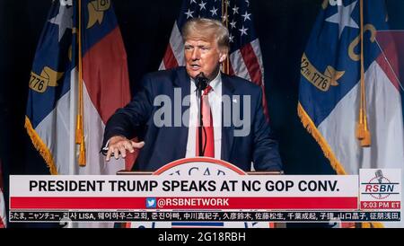 05 giugno 2021, Greenville, North Carolina, USA - l'ex presidente DONALD TRUMP si rivolge alla North Carolina state Republican Convention.(immagine di credito: © RSBN/ZUMA Wire) Foto Stock