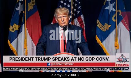 05 giugno 2021, Greenville, North Carolina, USA - l'ex presidente DONALD TRUMP si rivolge alla North Carolina state Republican Convention.(immagine di credito: © RSBN/ZUMA Wire) Foto Stock