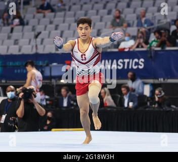 5 giugno 2021: Brandon Briones esegue il suo esercizio fisico durante il giorno 2 del Campionato di ginnastica 2021 degli Stati Uniti Senior Men alla Dickies Arena di Fort Worth, Texas. Kyle Okita/CSM Foto Stock