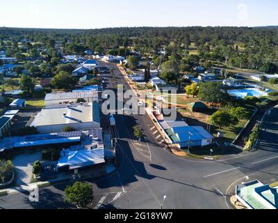 Aereo di Moreton Street la principale sezione di vendita al dettaglio di Eidsvold North Burnett Queensland Australia Foto Stock