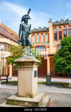 Statua di D, Diego del Barco eroe della Guerra d'Indipendenza. Morì a Laredo durante la presa del forte che rastrellava i francesi. Laredo, Cantabria, Sp Foto Stock