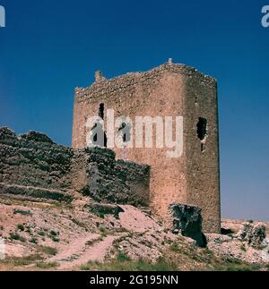 CASTILLO DE LOS MARQUESES DE VILLENA:ARABE CON TORRE DEL HOMENAJE DEL S XV Località: CASTILLO. JUMILLA. MURCIA. SPAGNA. Foto Stock