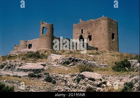 CASTILLO DE LOS MARQUESES DE VILLENA:ARABE CON TORRE DEL HOMENAJE DEL S XV Località: CASTILLO. JUMILLA. MURCIA. SPAGNA. Foto Stock