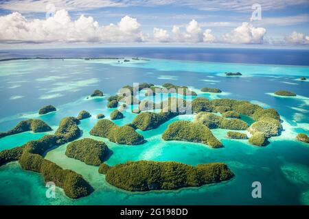 Vista Aerieal di settanta isole, Micronesia, Palau Foto Stock