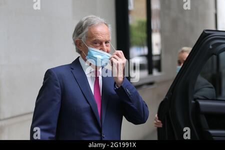 Londra, Inghilterra, Regno Unito. 6 Giugno 2021. L'ex primo ministro britannico TONY BLAIR è visto lasciare BBC New Broadcasting House dopo essere apparso sul Andrew Marr Show. Credit: Tayfun Salci/ZUMA Wire/Alamy Live News Foto Stock