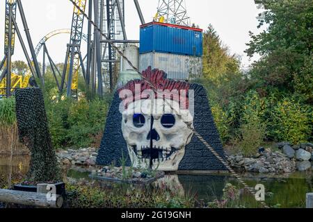 Gli attori e le giostre della cicatrice a Halloween Horror Nights, Walibi Holland Olanda Foto Stock