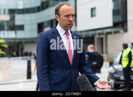 LONDRA, REGNO UNITO. 6 GIUGNO. Matt Hancock arriva alla Broadcasting House di Londra prima della sua apparizione all'Andrew Marr Show domenica 6 giugno 2021. (Credit: Tejas Sandhu | MI NEWS) Foto Stock