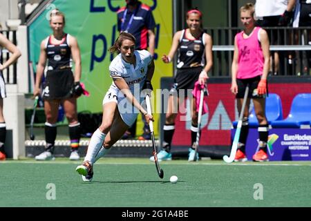 AMSTELVEEN, PAESI BASSI - 6 GIUGNO: Barbara Nelen del Belgio durante la partita dei Campionati europei di Hockey tra Duitsland e Belga al Wagener Stadion il 6 giugno 2021 ad Amstelveen, Paesi Bassi (Foto di Andre Weening/Orange Pictures) Foto Stock