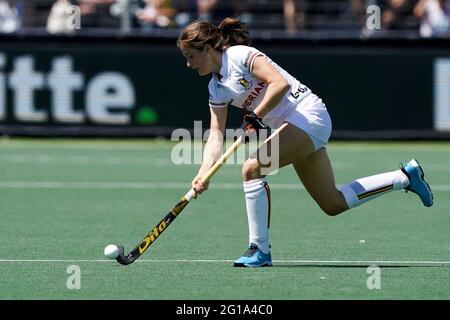 AMSTELVEEN, PAESI BASSI - 6 GIUGNO: Tiphaine Dusquesne del Belgio durante la partita dei Campionati europei di Hockey tra Duitsland e Belgio allo stadio Wagener il 6 giugno 2021 ad Amstelveen, Paesi Bassi (Foto di Andre Weening/Orange Pictures) Foto Stock