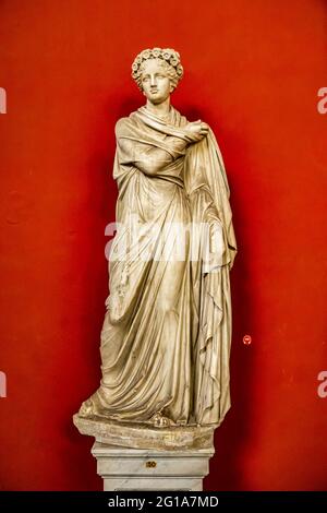 VATICANO - 25 SETTEMBRE 2018: Polihymnia, musa della statua del canto sacro nella sala muse del Museo Pio-Clementino nei Musei Vaticani. E' la più grande commedia di musei Foto Stock