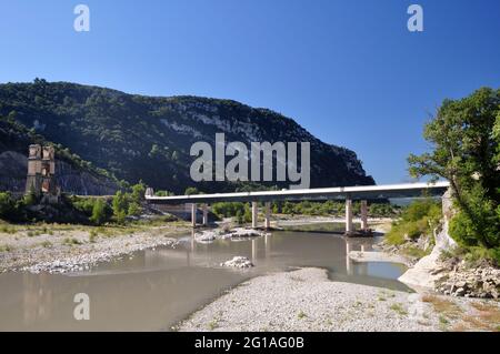 Nuovo ponte autostradale Mirabeau sul fiume Durance Foto Stock