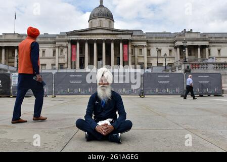 Londra, Regno Unito. 6 giugno 2021. I membri della comunità Sikh ricordano il massacro di Amritsar del 1984. Credit: Matthew Chpicle/Alamy Live News Foto Stock