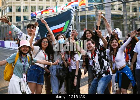Baku, Azerbaigian. 6 Giugno 2021. Tifosi, Gran Premio di F1 dell'Azerbaigian al Baku City Circuit il 6 giugno 2021 a Baku, Azerbaigian. (Foto di HOCH ZWEI) Credit: dpa/Alamy Live News Foto Stock