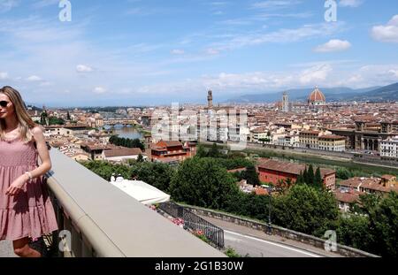 Firenze, Italia. 06 giugno 2021. Una vista di Firenze da Piazzale Michelangelo, il 6 giugno 2021. (Foto di Elisa Gestri/Sipa USA) Credit: Sipa USA/Alamy Live News Foto Stock