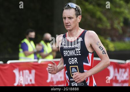 Leeds, Regno Unito. 06 giugno 2021. Alistair Brownlee durante la AJ Bell 2021 World Triathlon Para Series a Roundhay Park, Leeds. Credit: SPP Sport Press Photo. /Alamy Live News Foto Stock