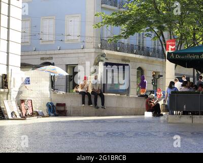 Lisboa, Lisboa Portogallo. 6 Giugno 2021. (INT) Turismo a Lisbona. 6 giugno 2021, Lisbona, Portogallo: Movimento di persone tra le stazioni Baixo-Chiado e Rossio, a Lisbona, la domenica di primavera. Credit: Edson de Souza/TheNews2 Credit: Edson De Souza/TheNEWS2/ZUMA Wire/Alamy Live News Foto Stock