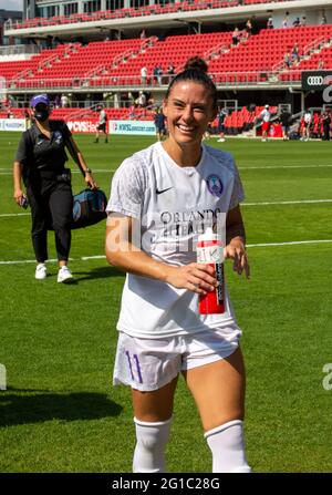 Washington D.C, Stati Uniti. 06 giugno 2021. Ali Krieger n° 11 dopo il gioco di Washington Spirit contro Orlando Pride all'Audi Field di Washington, DC, NESSUN USO COMMERCIALE. Credit: SPP Sport Press Photo. /Alamy Live News Foto Stock