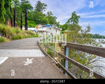 Sentiero lungo il fiume Brisbane, punto canguro. Brisbane, Queensland, Australia. Foto Stock