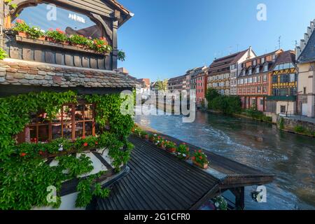 FRANCIA, BAS-RHIN (67), STRASBURGO, QUARTIERE PETITE FRANCE, RISTORANTE SAINT-MARTIN Foto Stock